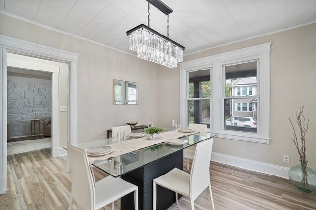 615 White St, Springfield, MA 01108
