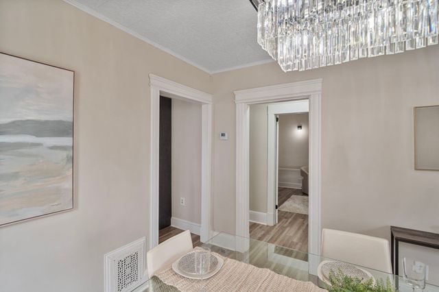 615 White St, Springfield, MA 01108