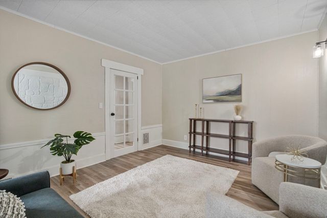 615 White St, Springfield, MA 01108