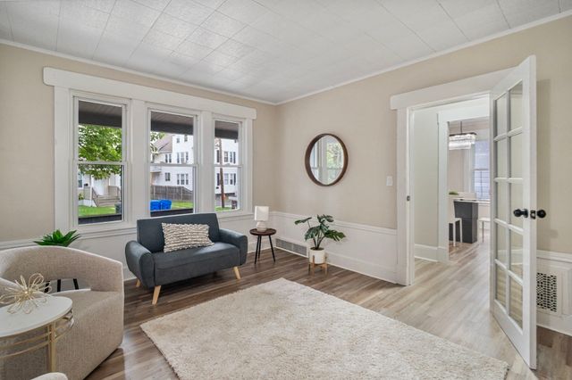 615 White St, Springfield, MA 01108
