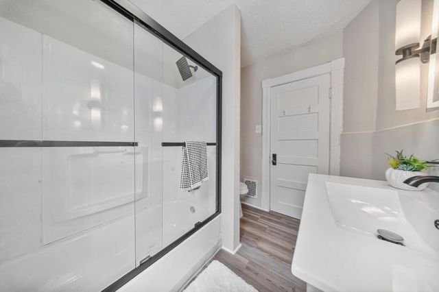 615 White St, Springfield, MA 01108