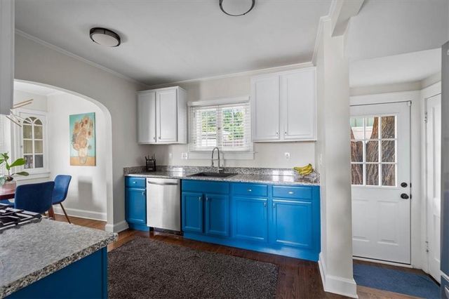 4954 Bell Street, Kansas City, MO 64112