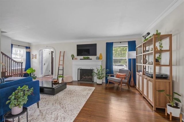4954 Bell Street, Kansas City, MO 64112