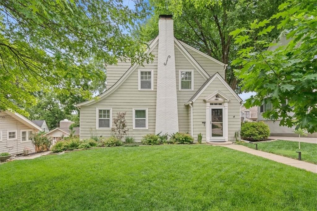 4954 Bell Street, Kansas City, MO 64112