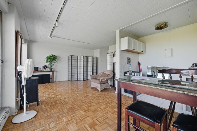 8300 E Jefferson Avenue 406, Detroit City, MI 48214