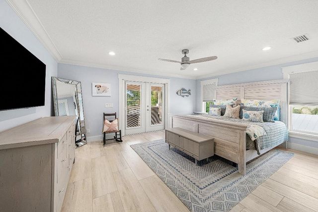 906 Dolphin Drive, Jupiter, FL 33458