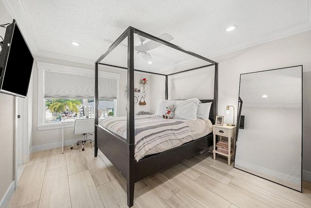 906 Dolphin Drive, Jupiter, FL 33458