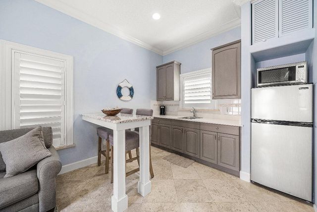 906 Dolphin Drive, Jupiter, FL 33458