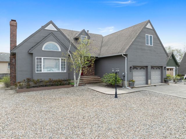 52 Aldo Court, Toms River, NJ 08753