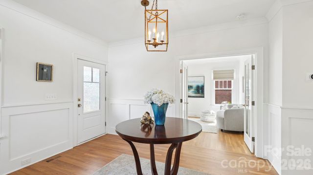 2232 Commonwealth Avenue, Charlotte, NC 28205