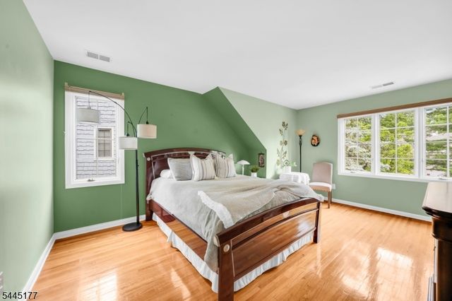 15 Nuthatcher Ct, Wayne Twp., NJ 07470