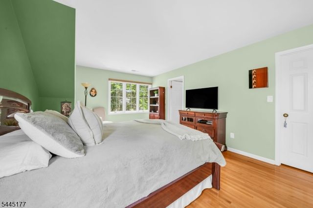 15 Nuthatcher Ct, Wayne Twp., NJ 07470