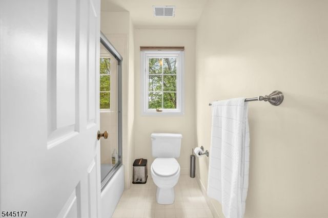 15 Nuthatcher Ct, Wayne Twp., NJ 07470