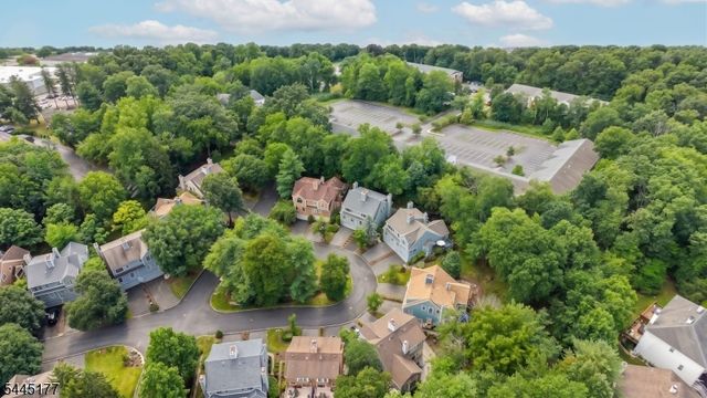 15 Nuthatcher Ct, Wayne Twp., NJ 07470