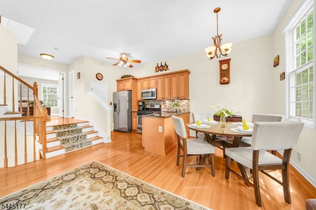 15 Nuthatcher Ct, Wayne Twp., NJ 07470