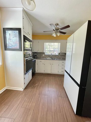 5 Coral Court, Little Rock, AR 72212