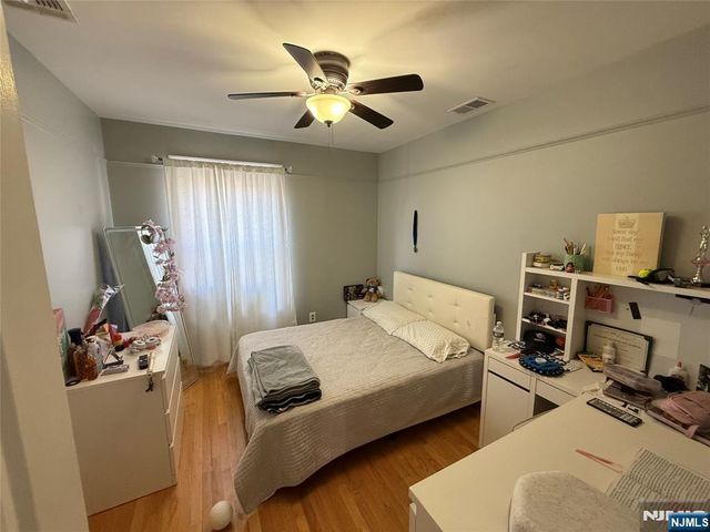 41 Stuyvesant Road, Teaneck, NJ 07666