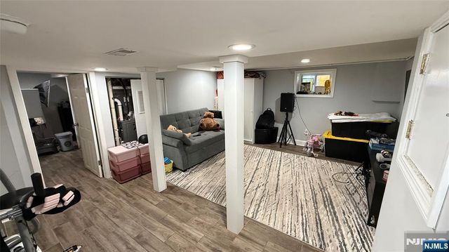 41 Stuyvesant Road, Teaneck, NJ 07666