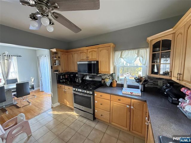 41 Stuyvesant Road, Teaneck, NJ 07666