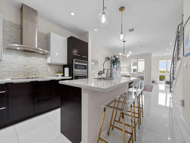 10265 NW 63rd Ter 205, Doral, FL 33178