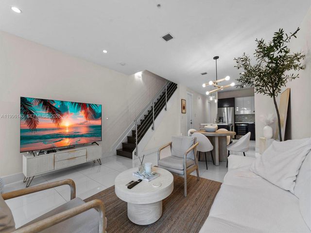 10265 NW 63rd Ter 205, Doral, FL 33178