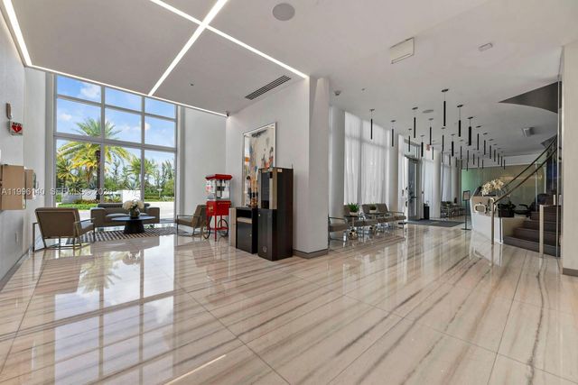 10265 NW 63rd Ter 205, Doral, FL 33178