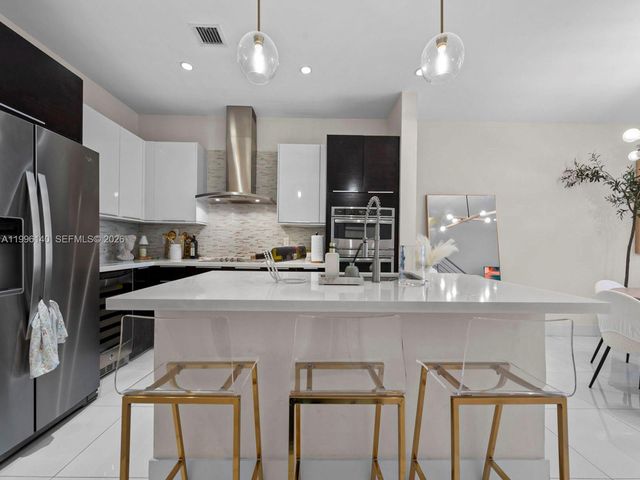 10265 NW 63rd Ter 205, Doral, FL 33178