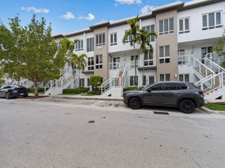 10265 NW 63rd Ter 205, Doral, FL 33178