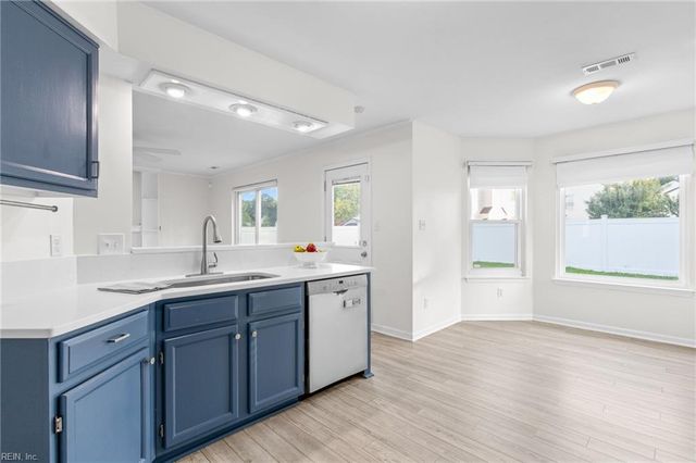 3205 Vermeer DR, Virginia Beach, VA 23453