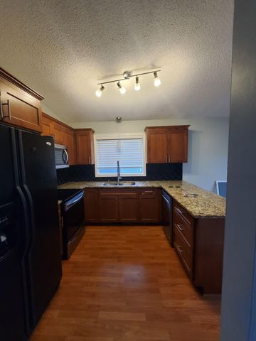 9007 Hampshire Avenue N, Brooklyn Park, MN 55445