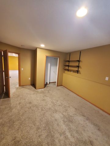 9007 Hampshire Avenue N, Brooklyn Park, MN 55445