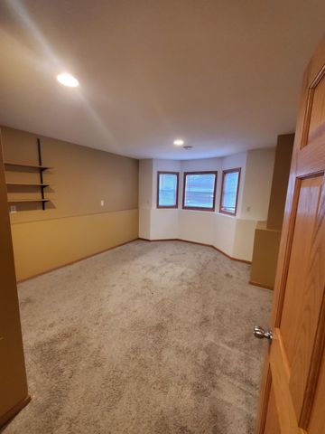 9007 Hampshire Avenue N, Brooklyn Park, MN 55445