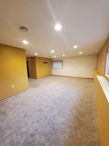 9007 Hampshire Avenue N, Brooklyn Park, MN 55445