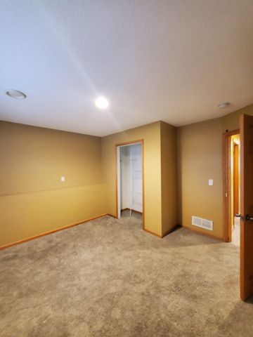 9007 Hampshire Avenue N, Brooklyn Park, MN 55445