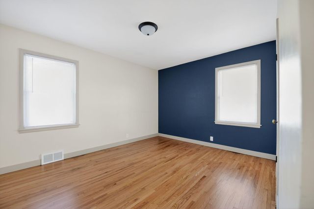 1095 Idaho Avenue W, Saint Paul, MN 55117