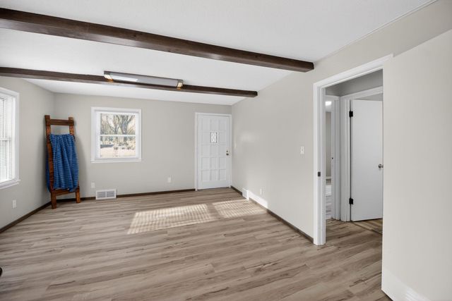 1095 Idaho Avenue W, Saint Paul, MN 55117