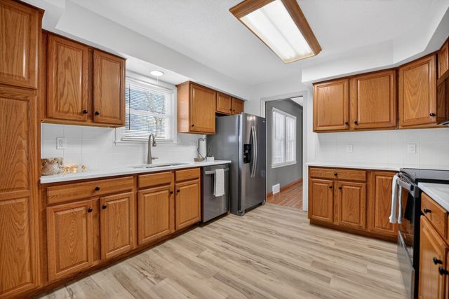 1095 Idaho Avenue W, Saint Paul, MN 55117