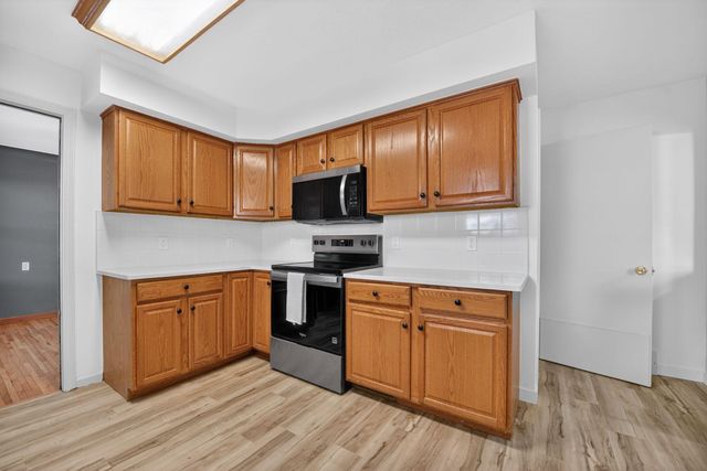 1095 Idaho Avenue W, Saint Paul, MN 55117