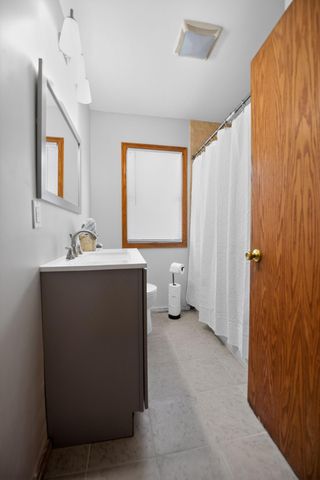 1095 Idaho Avenue W, Saint Paul, MN 55117