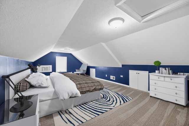 1095 Idaho Avenue W, Saint Paul, MN 55117