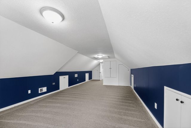 1095 Idaho Avenue W, Saint Paul, MN 55117