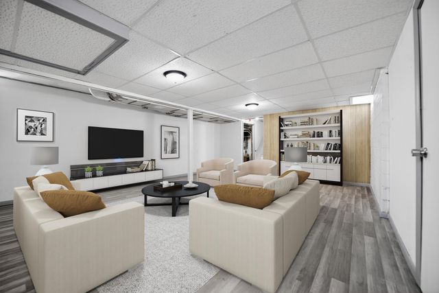 1095 Idaho Avenue W, Saint Paul, MN 55117