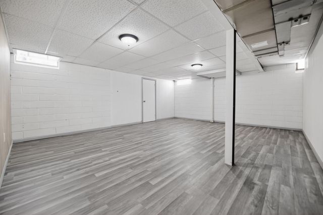 1095 Idaho Avenue W, Saint Paul, MN 55117