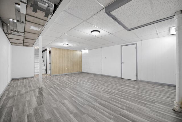 1095 Idaho Avenue W, Saint Paul, MN 55117