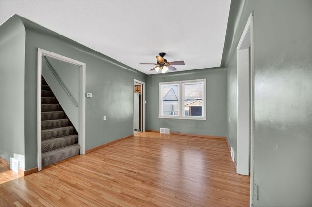 1095 Idaho Avenue W, Saint Paul, MN 55117