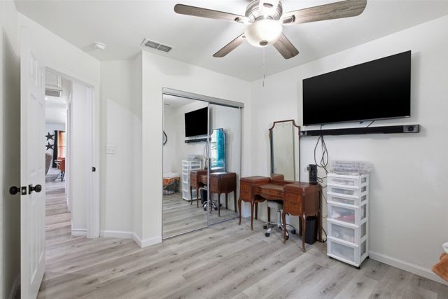 216 E Clay Street, Bowie, TX 76230