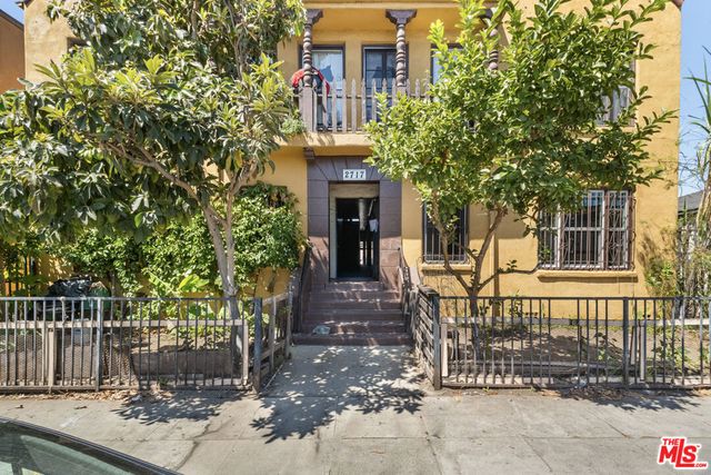 2717 S Budlong Avenue, Los Angeles, CA 90007