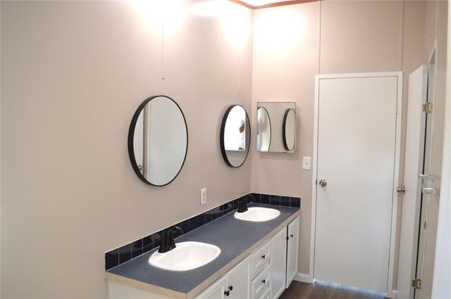 400 Saratoga Springs PL, Liberty Hill, TX 78642