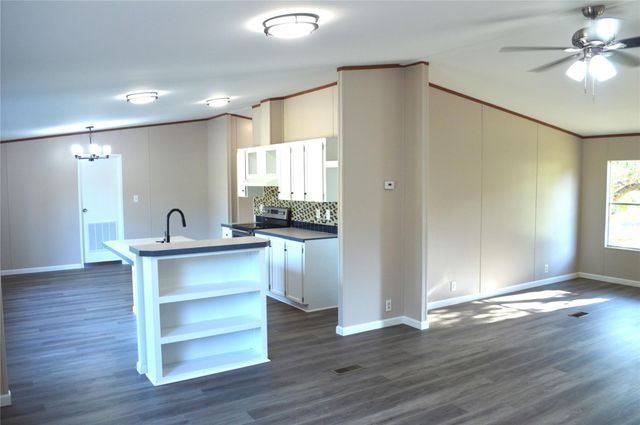 400 Saratoga Springs PL, Liberty Hill, TX 78642