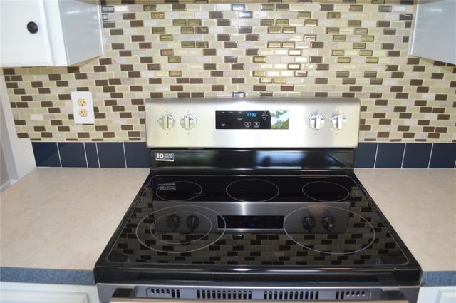 400 Saratoga Springs PL, Liberty Hill, TX 78642